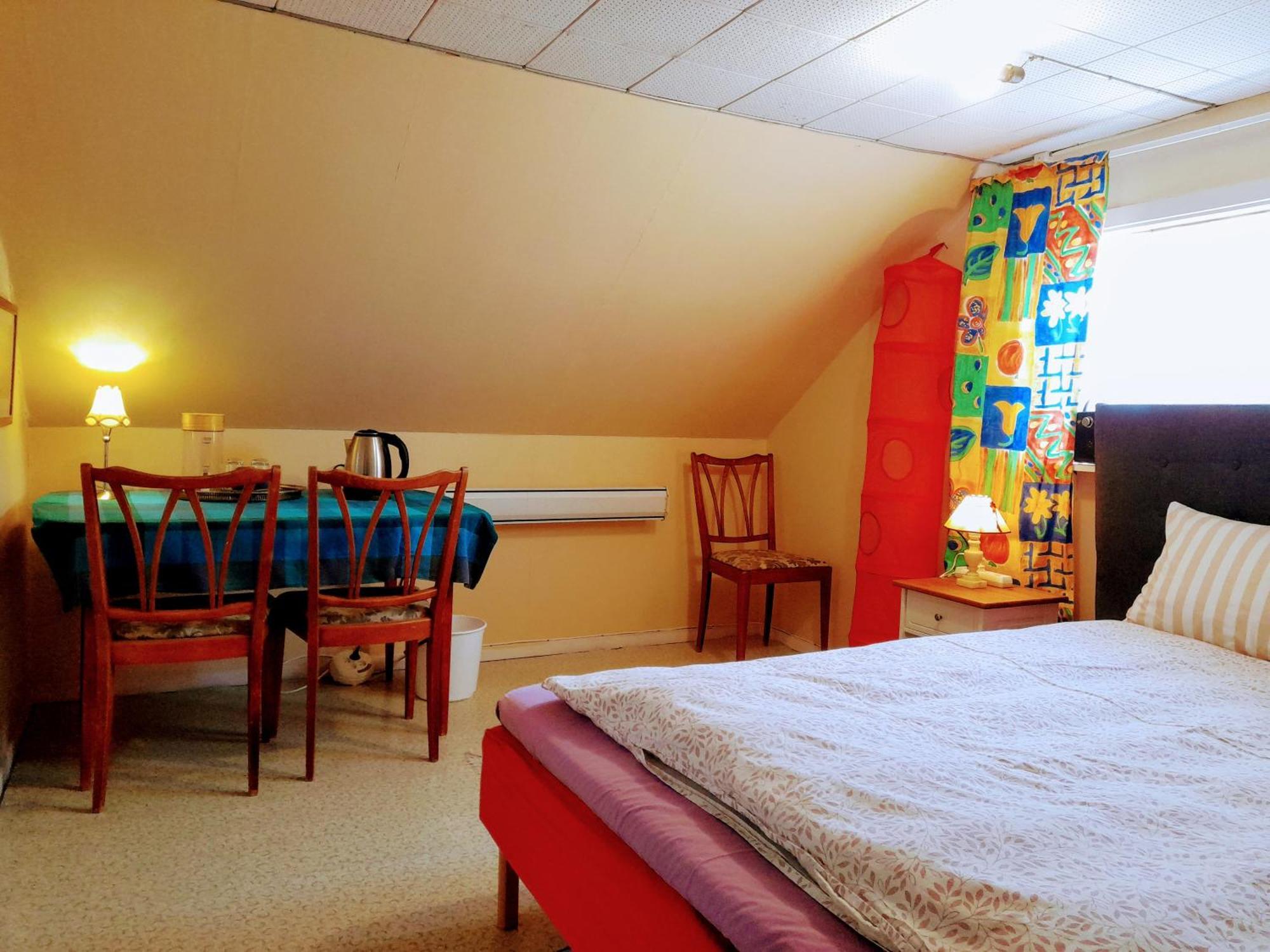 Small Bedroom, Outside Toilet, Shower Kitchen, 120 M From Sandbach Bräcke Esterno foto